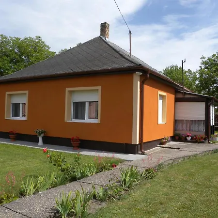 Ferienhaus In 18379 Balatonfenyves